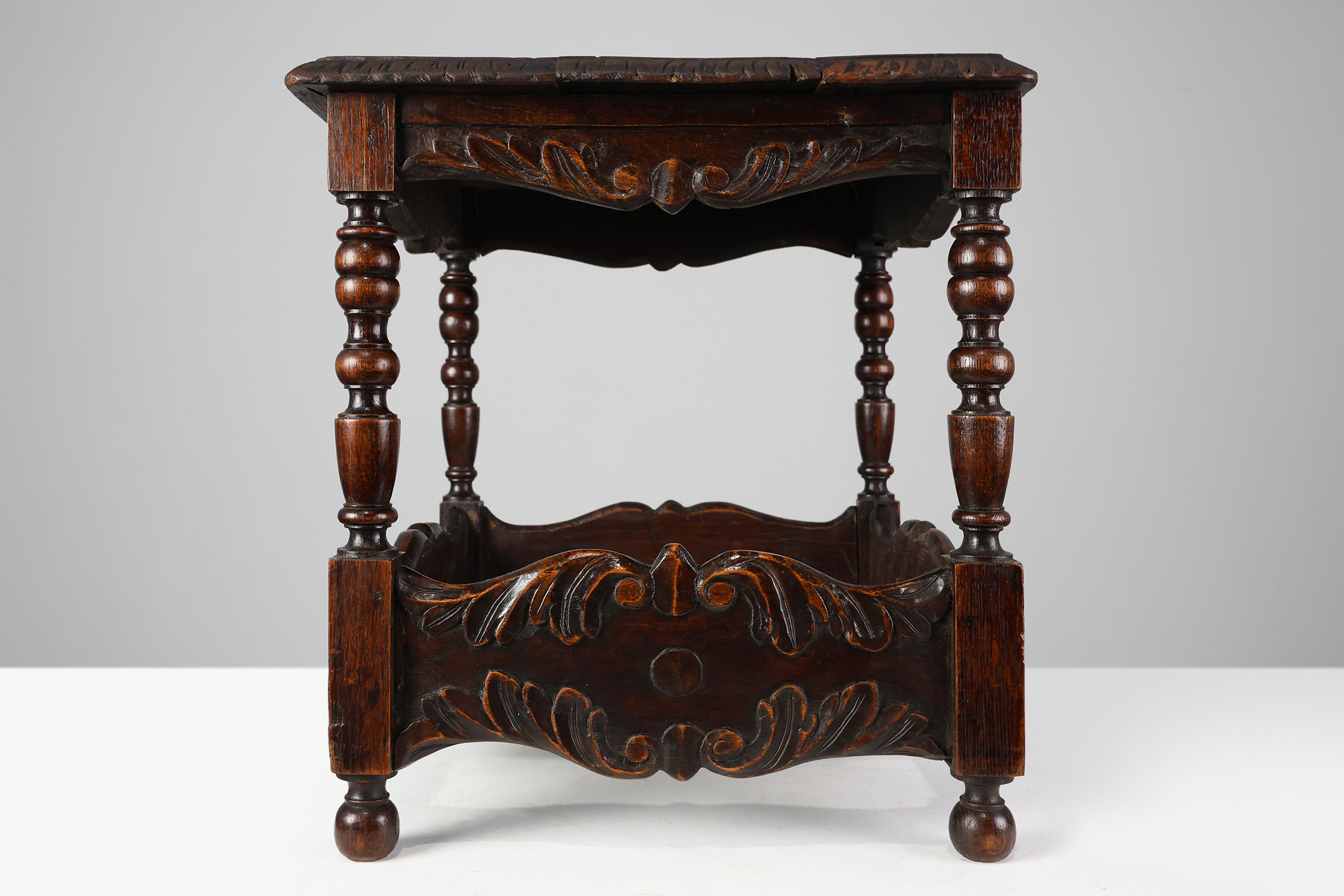 Oak carved square Side Table, Belgium 18th Centurythumbnail